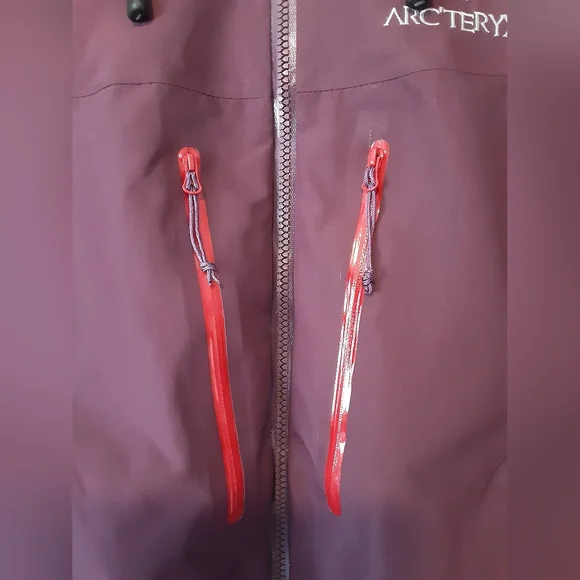 Arc'teryx Alpha SV Burgandy Coat w/ Gortex Pro Shell - Picture 3 of 15